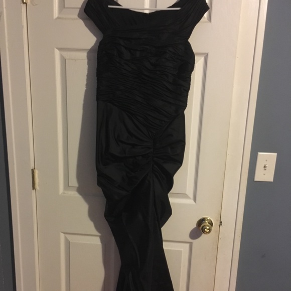 Black Ball gown - Picture 2 of 4